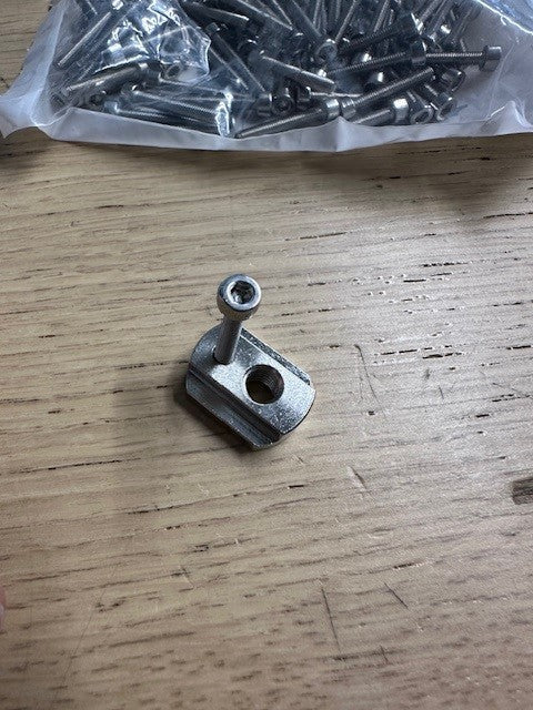 FoilDrive T-nut locking Socket Head Bolts