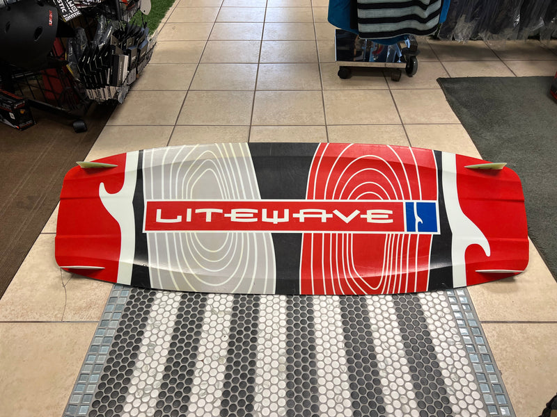 Used LiteWave Kick S 144 Carbon Complete with Straps